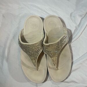 Fitflop Womens 7 US Incastone GOLD BEADED Thong Sandals Rhinestones